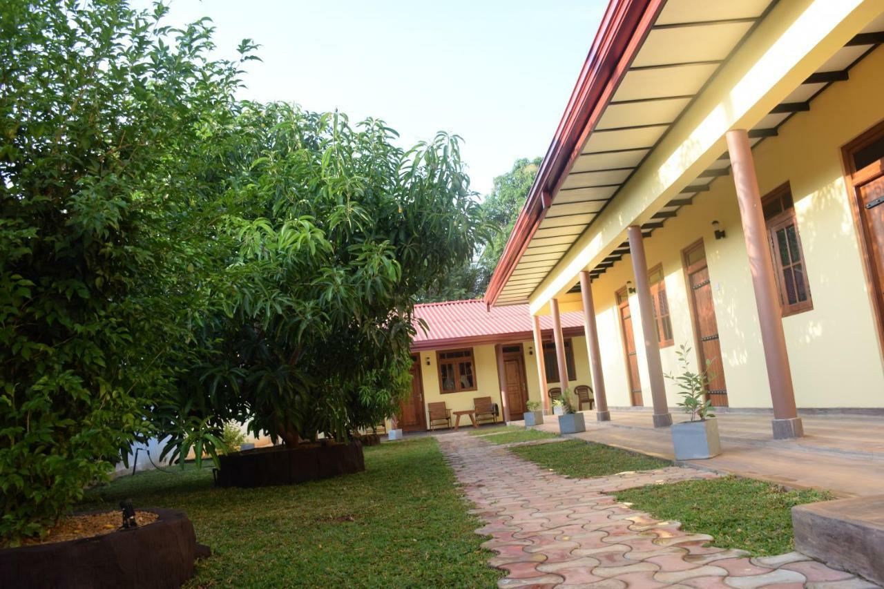 Gold Inn Dambulla Extérieur photo